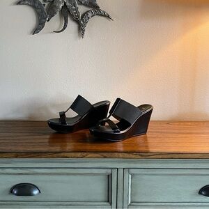 Women’s wedge dress shoe size 10